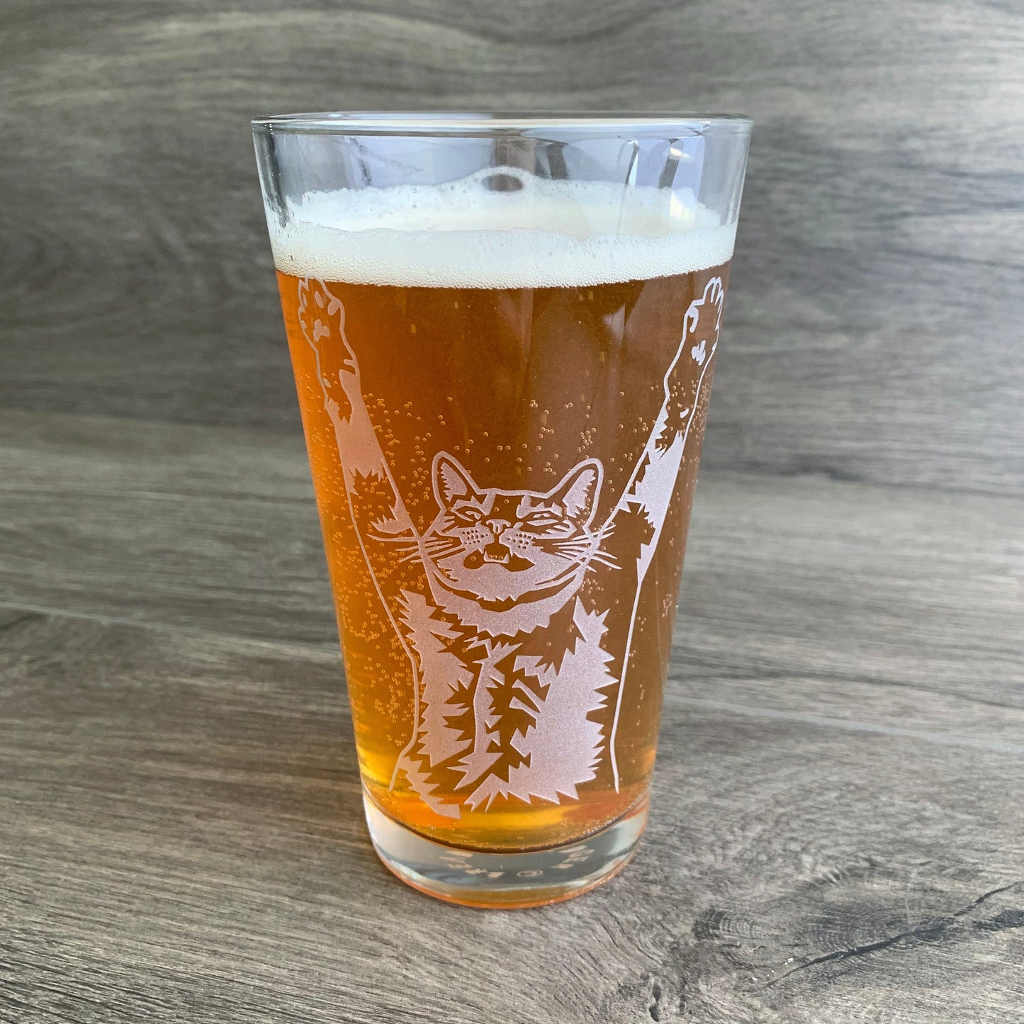 Stretch Cat Beer Pint Glass